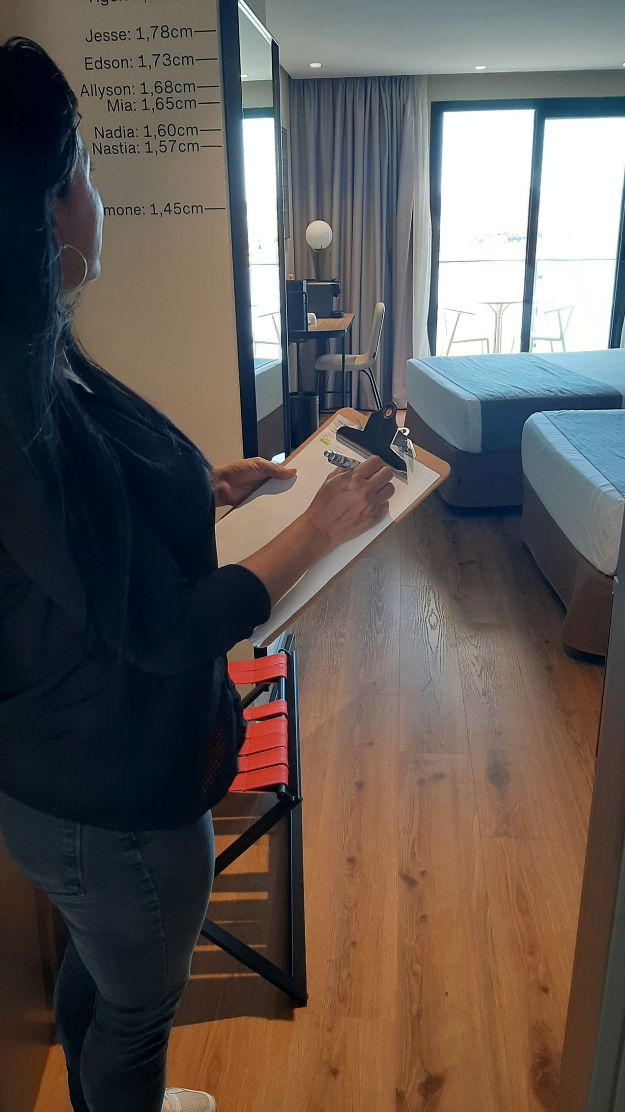 Finaliza el curso de Camarera de piso con prácticas en Magic World