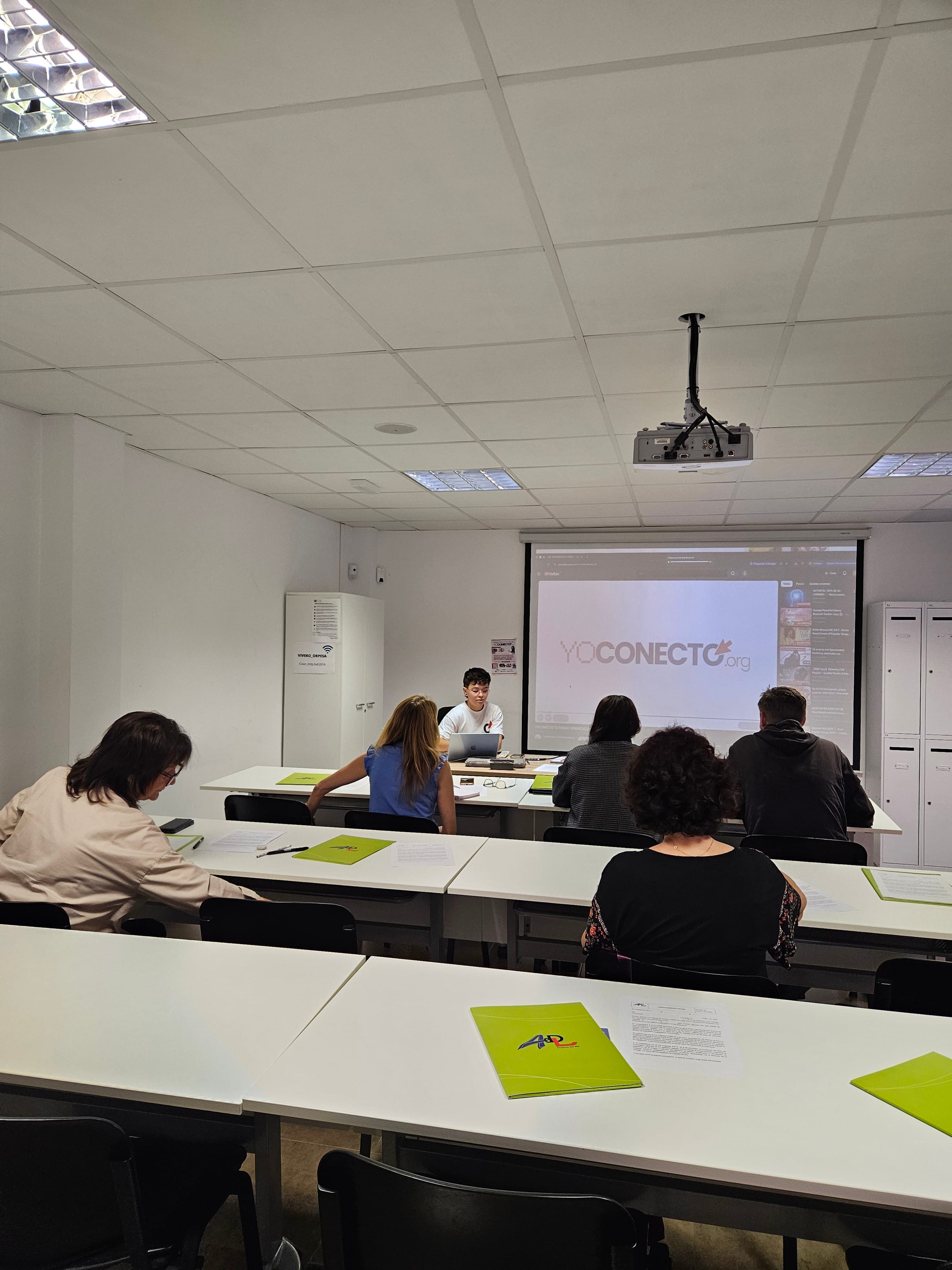 ÉXITO DEL CURSO APPS PARA GESTIONAR TRÁMITES EN INTERNET